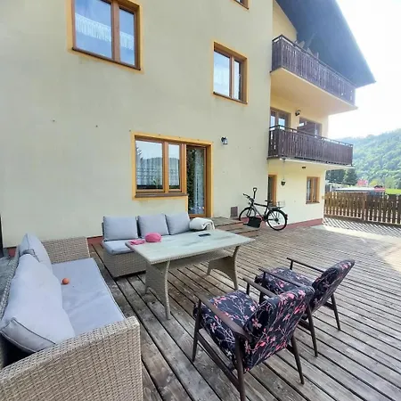 Szymusiowa Apartment *